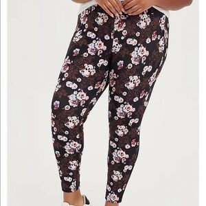 TORRID pixie pant, black floral skull print!